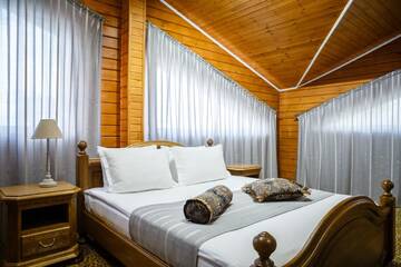 Фото номера Двухместный номер Делюкс с 1 кроватью Гостевой дом Guest House Chalet г. Тараз 4