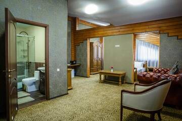 Фото номера Двухместный номер Делюкс с 1 кроватью Гостевой дом Guest House Chalet г. Тараз 22